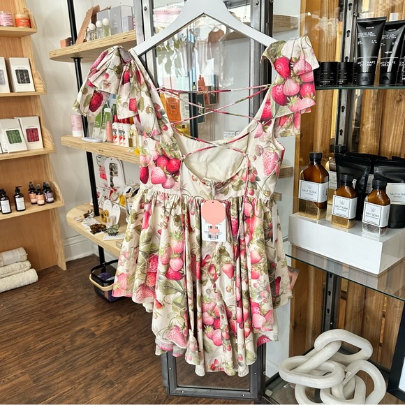NWT SELKIE Strawberry Cream Farmer’s Market Dress - Picture 3 of 6
